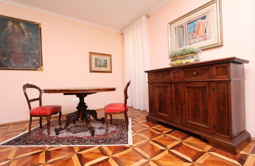 Apartments Casa Menis Rovinj Bilik gambar